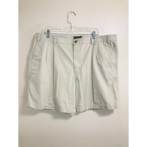 Eddie Bauer Men's Golf/Walking Chino Shorts with Front Pleat, Size 42 - Picture 1 of 3